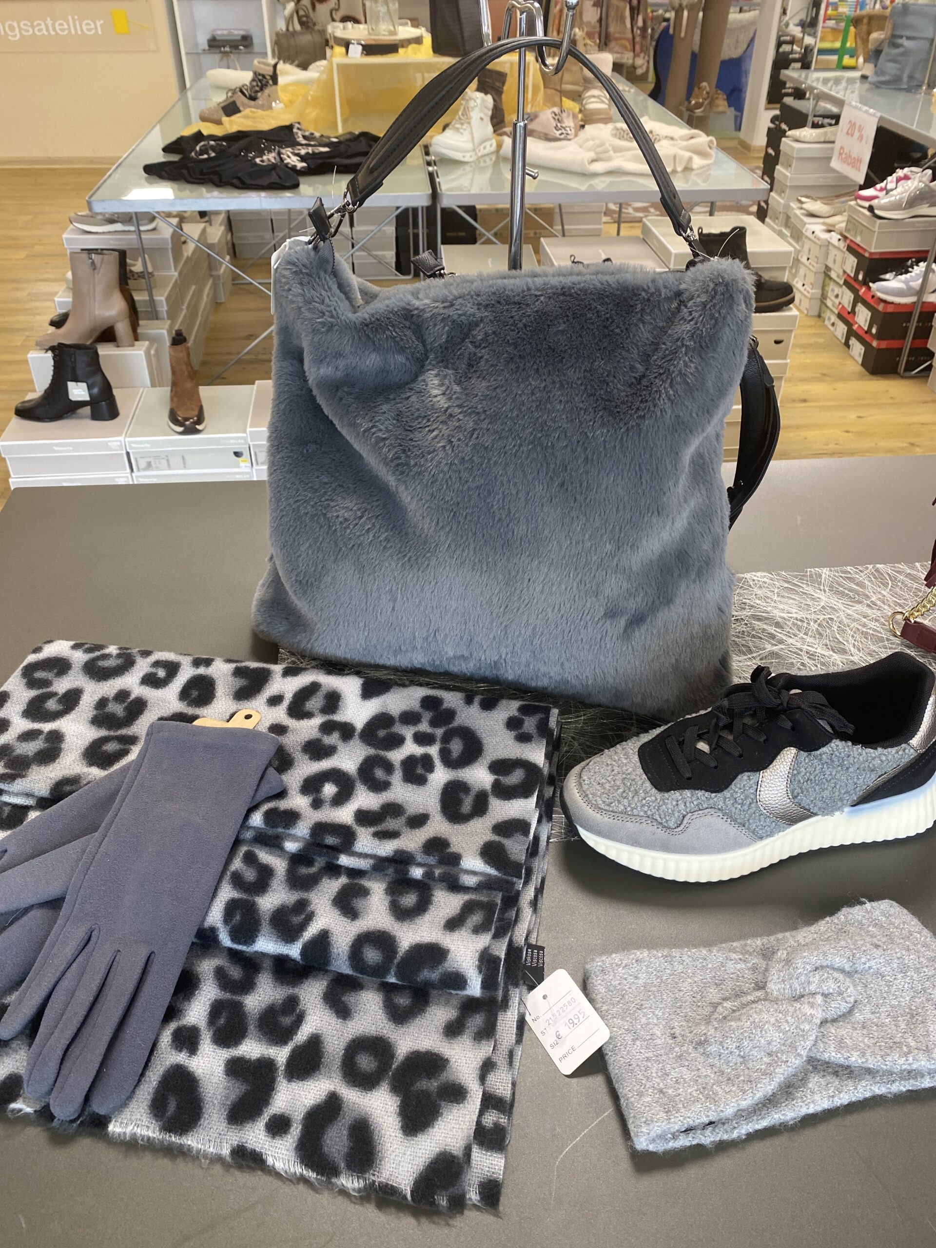 Tasche handschuhe schal